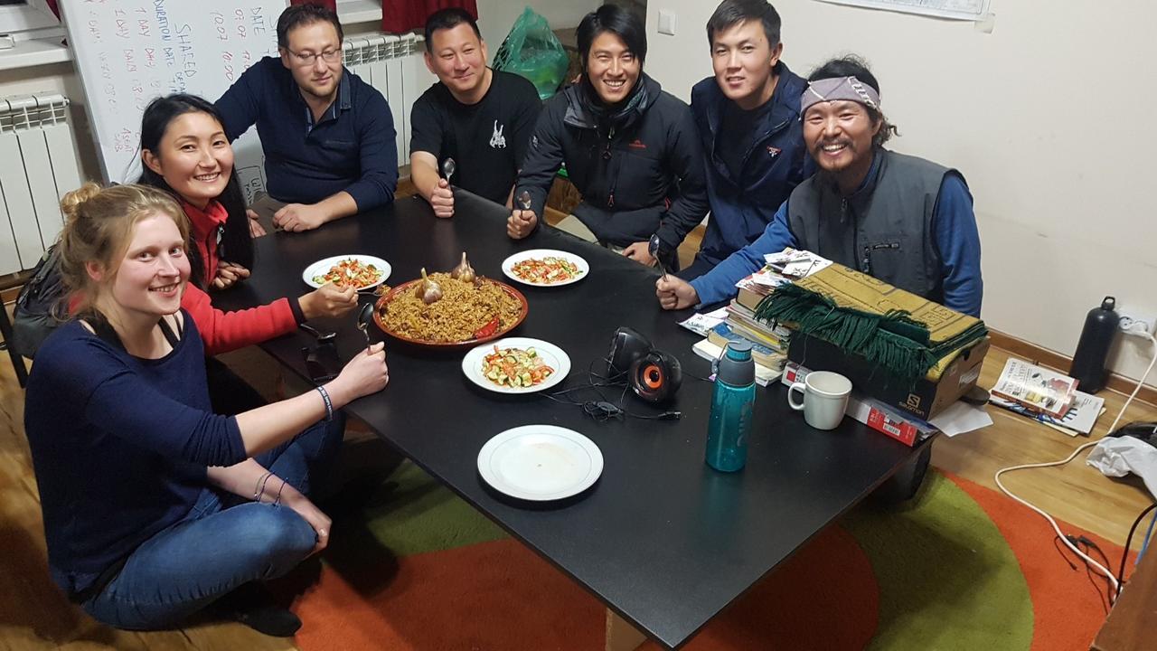 Hotel Apartment Al-Salam 비슈케크 외부 사진